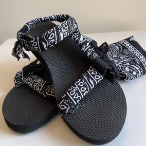 NEW Arizona Love Trekky Bandana Sandal